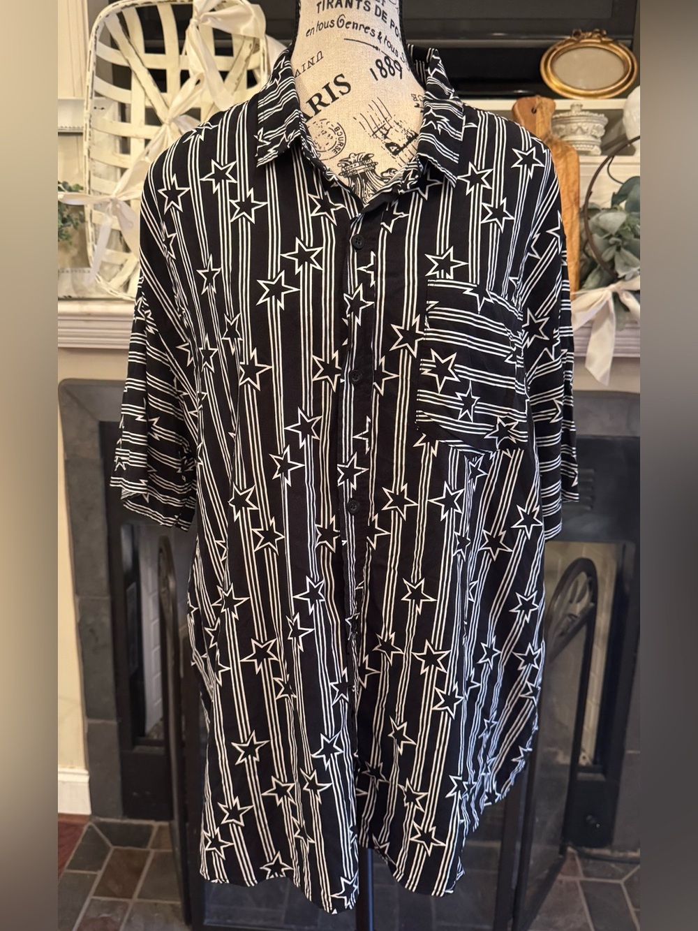 Lularoe Michael Men’s Button Up Down Camp Shirt Black White Stars Unisex XL Top